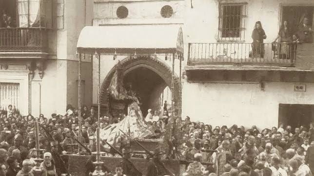 EL ARCO DE ESLAVA Y EL COLEGIO DE SAN&nbsp;MIGUEL