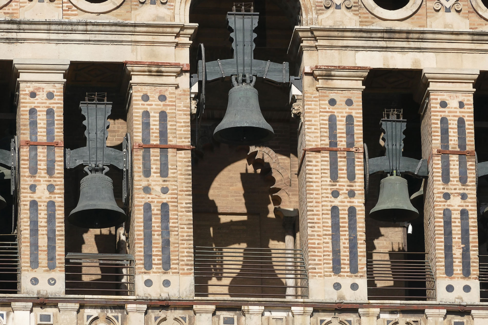 LAS CAMPANAS DE LA GIRALDA