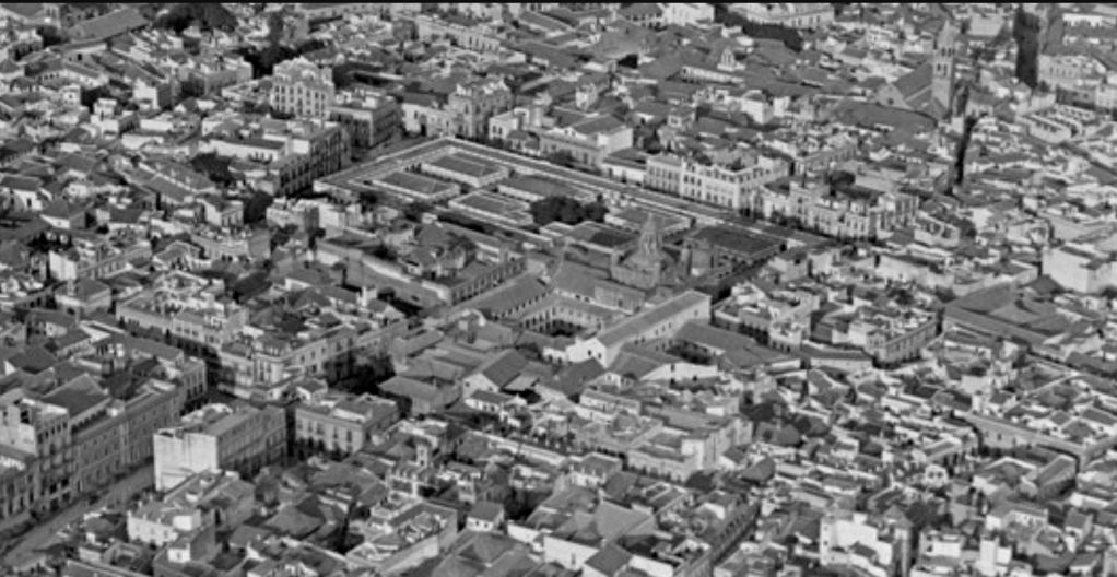 LA PLAZA DE LA ENCARNACION: un paseo histórico hasta Las Setas