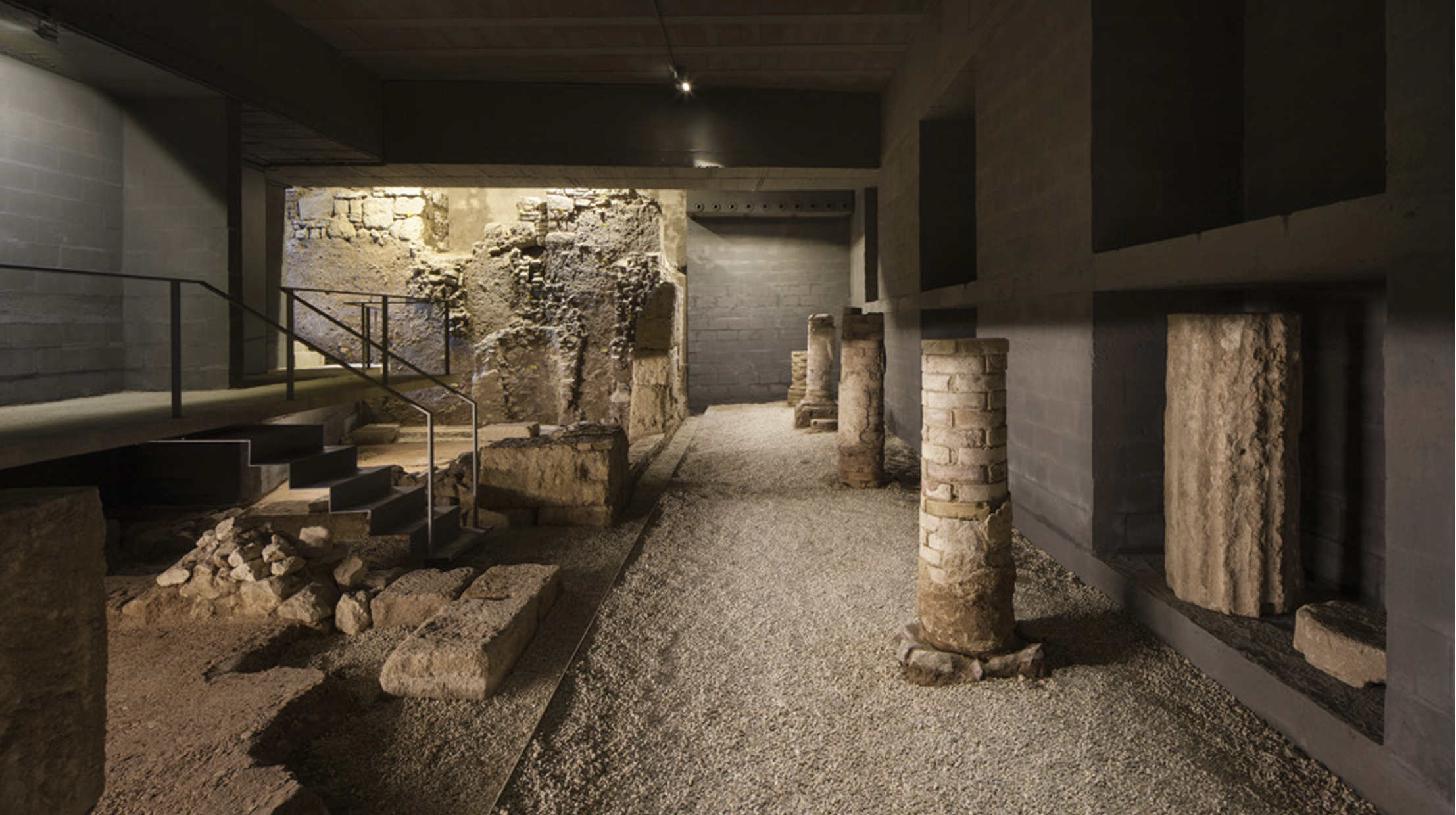 LA CRIPTA DEL PATIO DE BANDERAS
